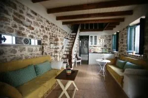 Christina's Stone Cottage - Kassiopi