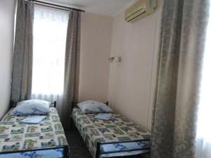 Twin Room with Shower room in Guest House Mamma Olga
