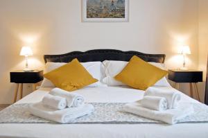 Pompeo Magno White Luxury Apartment