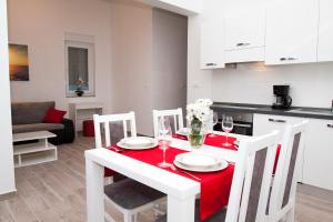 Four Stars Apartments