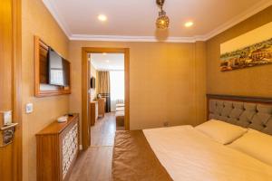 Connection Family Room with Balcony room in Golden Sand Hotel