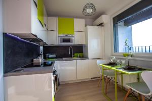 Air-Conditioned City View Apartment 24h check-in