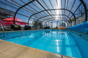 Luxury Resort Krynica -Apartamenty No 1 with swimming pool