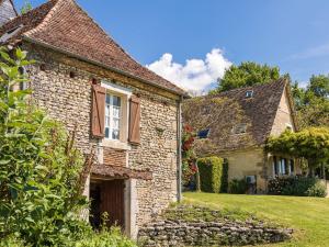 Maisons de vacances Attractive Holiday Home in Thenon with Private Swimming Pool : photos des chambres