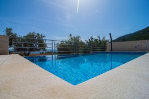 Villa Nikola - pool side apartments