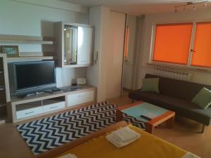 T&R Apartment