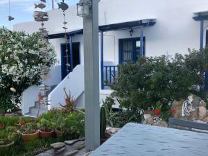 Vrahos Rooms - Studios Sikinos Greece