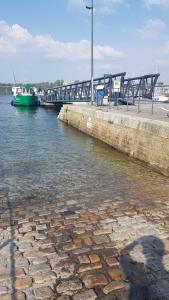 A Babord ! Près du port.