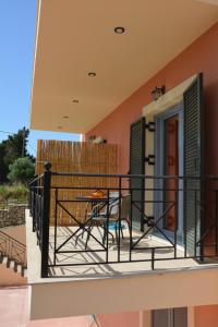 Lotus Sea View Studio Apartment 2