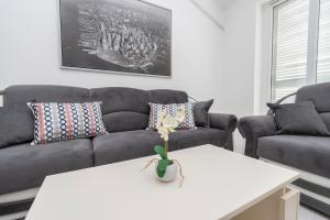 Beautiful penthouse for 8 close to city center 