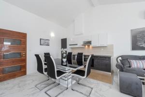 Beautiful penthouse for 8 close to city center