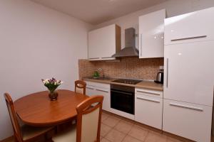 Apartment Tome 