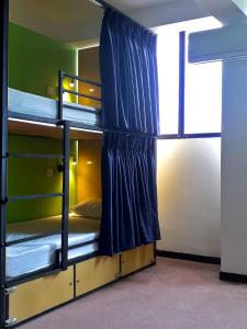 Mixed Dormitory Room room in Miracle Colombo City Hostel