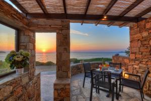 Lalari Beach Suites
