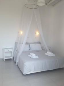 Yiannis Studios Paros Greece