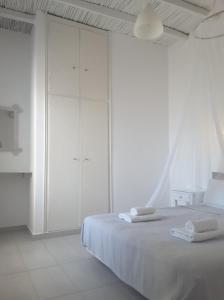 Yiannis Studios Paros Greece