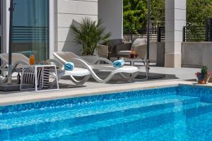 Villa Violet with Salt water pool