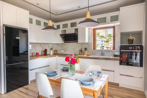 Great Alexander Suites