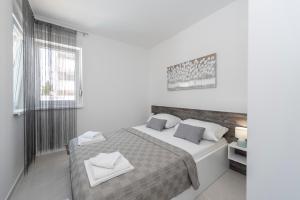 Villa Star 2 a centrally located ap. with a pool 