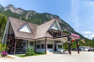 Peaks Lodge - 4hvězdičkové hotely ve městě Revelstoke