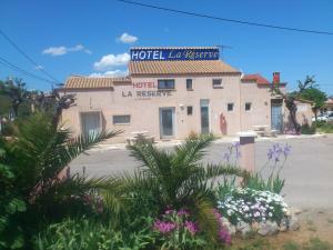 Motels Hotel La Reserve : photos des chambres