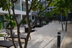 Maldives Laguna Beach Resort 3