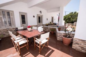 Naxian Harmony 300m from the beach