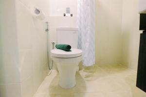 Best Price Studio Apartment at Capitol Park Residence By Travelio