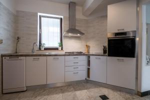 Cave Romane apartment with private pool and sea view