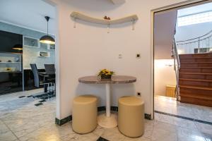 Cave Romane apartment with private pool and sea view