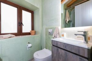 Amelia & Nicholas Stone Houses