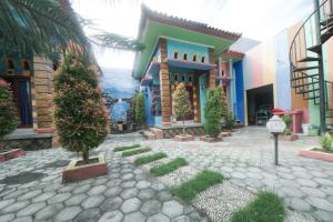 RedDoorz Syariah near Mall Roxy Banyuwangi 2