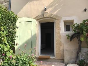 Studio Chambre voutée en Provence