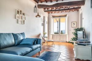 Accogliente alloggio con vista e piscina