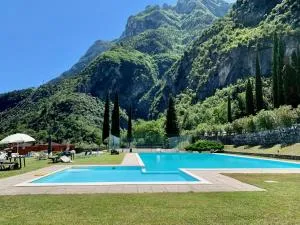 Sky&Pool Dom - Varone