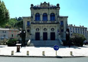 Appart'hotels Gite Urbain du Theatre Antique Maison de ville et Terrasse : photos des chambres