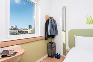 Standard Double Room room in ibis budget Leeds Centre Crown Point Road