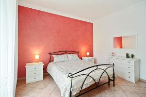 Central Balcony Apartment