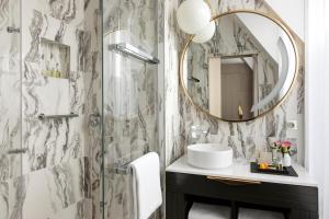 Hotels La Clef Champs-Elysees Paris by The Crest Collection : photos des chambres