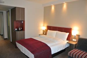 3 star Отель Land-gut-Hotel zur Krone Гешер Германия