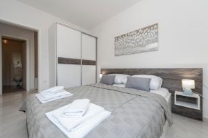 Villa Star 5 a centrally located ap. with a pool 