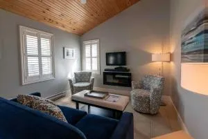 Lantern Hill & Hollow - Інгоніш-Біч