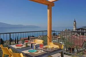 Residence Dany appartamenti con cucina vista lago piscina e parcheggio - Gargnano