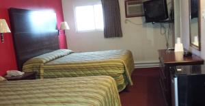 Double Room with Two Double Beds room in Hallmark Motel