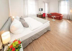 Double or Twin Room room in Gästehaus fliegendes Perlhuhn Borgfeld