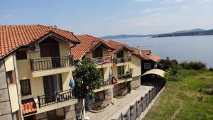 Apartments Elinor Budjaka