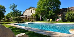 Maisons de vacances La Vayssade - Grand Gite de charme - 14 pers - Piscine & Jacuzzi : photos des chambres