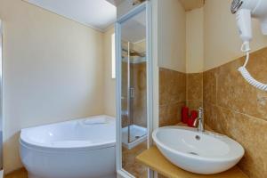 Deluxe Family Room - Belvedere