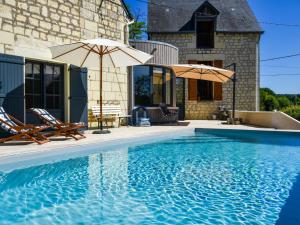 Maisons de vacances Gorgeous Mansion in Thizay with Private Swimming Pool : photos des chambres