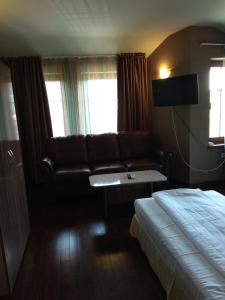 Roots Hotel Old Town